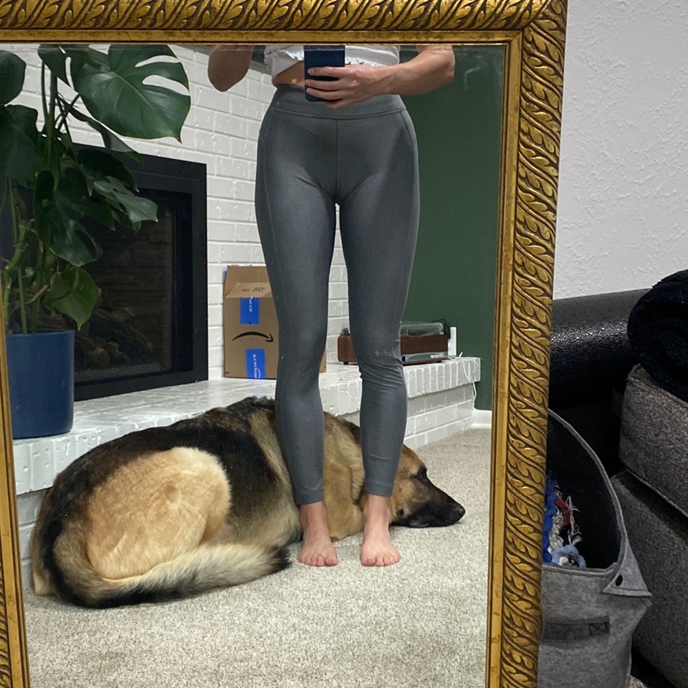 Compressive sports legging